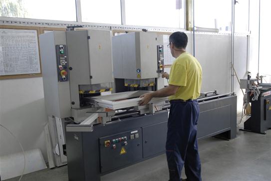 Dvoglavi stroj za varenje kutova PVC profila