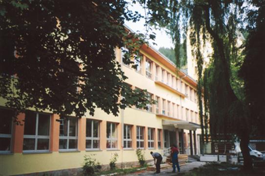Elementary school "Vares" in Vares