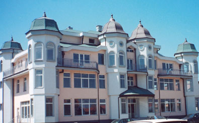 Wohn- und Geschäftsgebäude "Villa Mandic" in Novi Sad