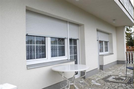 PVC window system "IDEAL 5000" with PVC blinds box